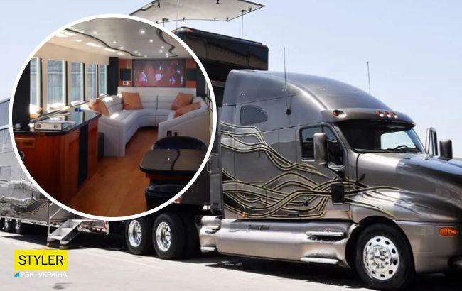 Два поверхи, величезна спальня і медичний кабінет: як виглядає дім на колесах за два мільйони