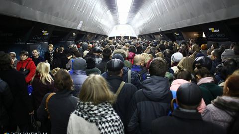 ЧП в киевском метро: движение поездов остановили