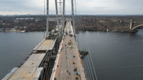 Достроенный вантовый мост в Запорожье "поедет" в конце декабря, - Кубраков