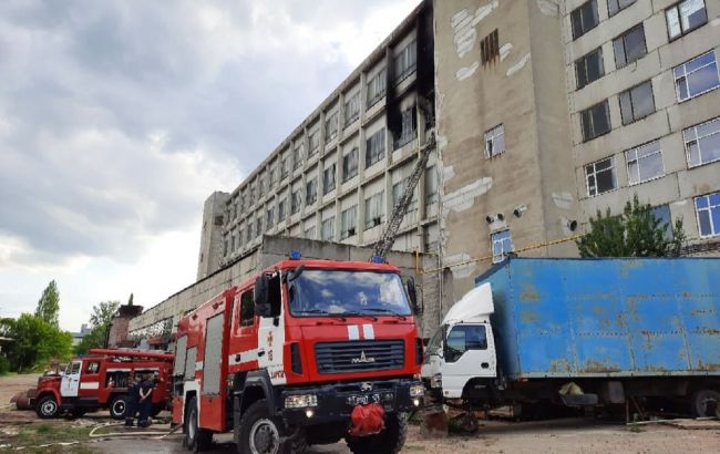 В Харькове горело здание на территории ракетно-космического предприятия