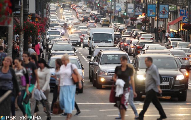 У Києві ускладнено рух транспорту на проспекті Перемоги