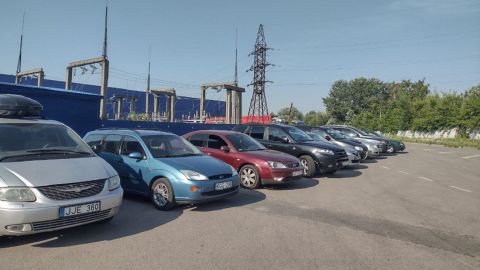 Водителям рассказали, кто не сможет растаможить "евробляху" и останется без авто