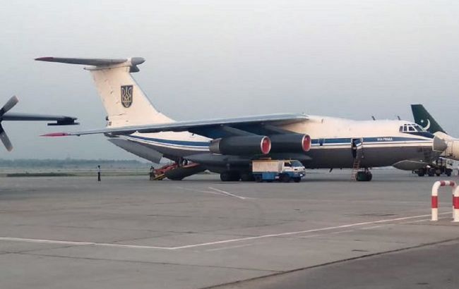 Третій український літак вилетів з Афганістану: на борту перебуває 79 українців