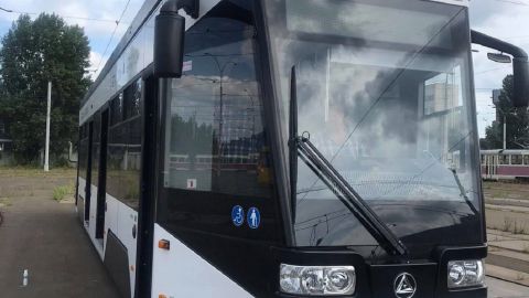 Киянам показали нові трамваї, які схожі на чобіт: з'явилося фото