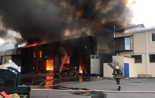 У Вінниці загасили масштабну пожежу в Старому місті
