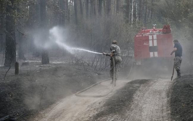 У Київській обл. продовжують гасити 22 вогнища тління торфу