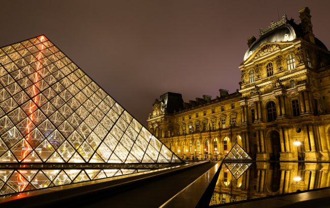 Стала известна дата открытия Лувра