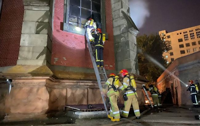 Пожежа в костелі Святого Миколая в Києві: постраждали внутрішнє оздоблення та орган