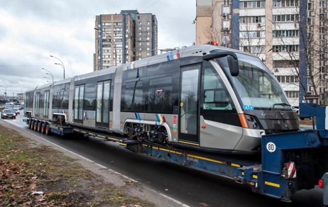 В Киев приехал первый львовский супер-трамвай