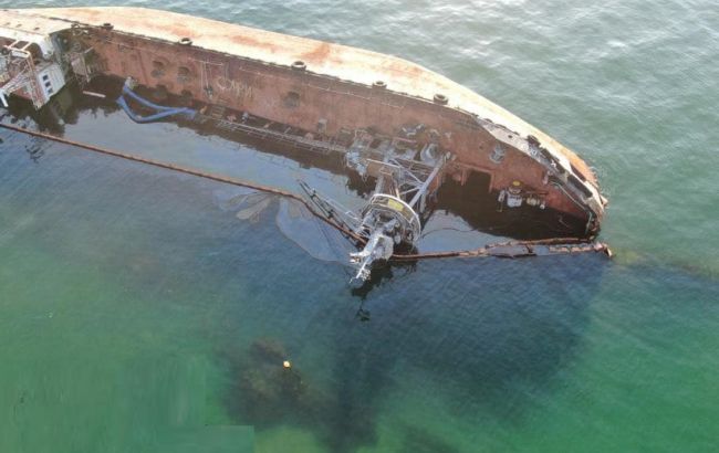 Крушение танкера "Делфи" в Одессе: бывшему капитану порта "Южный" сообщено о подозрении