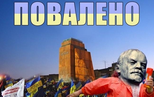 "Не Ленин, а Яценюк какой-то": соцсети высмеяли снос памятника вождю в Запорожье