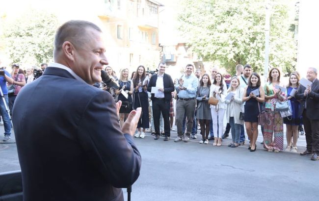 Філатов: з цього року і надалі надаватимемо житло лікарям, учителям та воїнам АТО