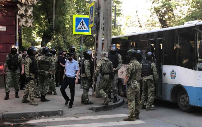 Активістку в Криму оштрафували за відсутність російського паспорта