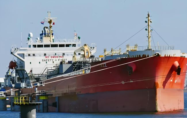 ЗСУ підбили танкер "тіньового флоту" в Чорному морі і не тільки