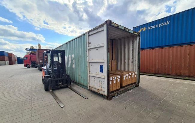 Самокати та гіроскутери: у Києві вилучили чотири контейнери контрабандного електротранспорту