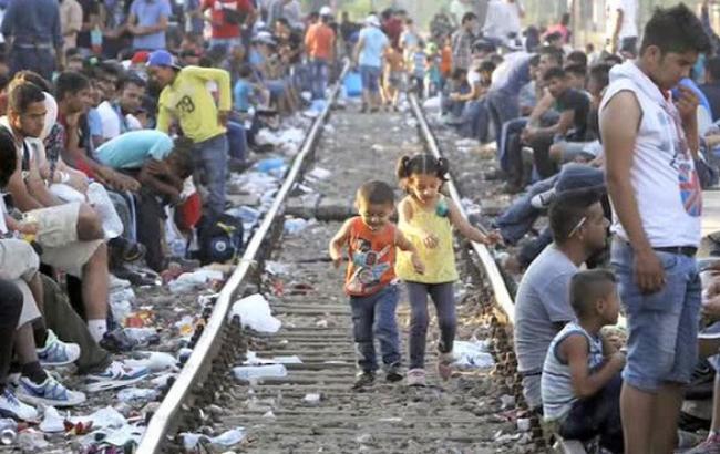 Угорщина затримала поїзд з мігрантами з Хорватії