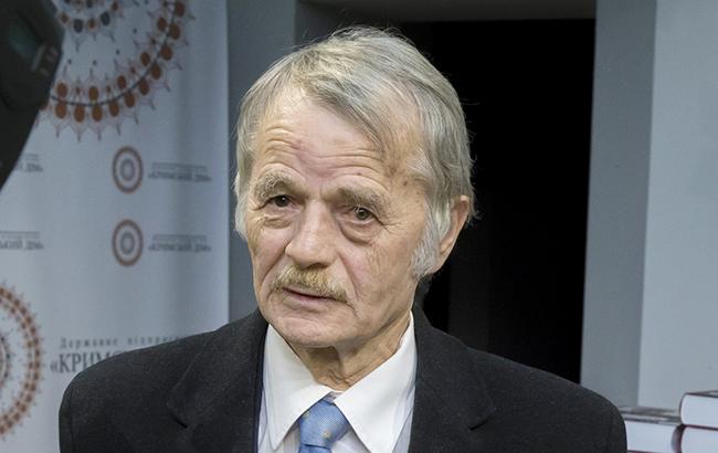 "Флаги изрядно поредели": Джемилев рассказал, как жители Крыма "отвернулись" от оккупантов