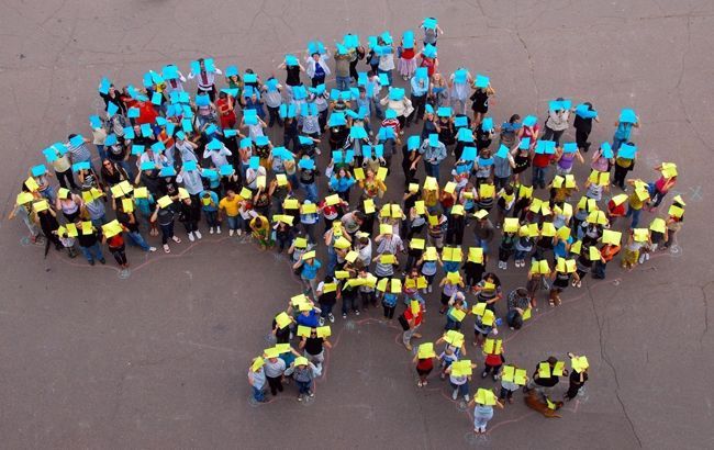 В Україні проживає майже на 3 мільйони більше жінок ніж чоловіків