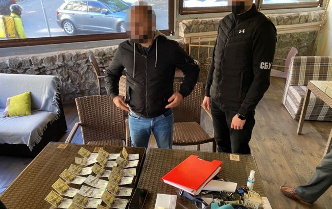 Голову управління департаменту архітектури КМДА підозрюють у вимаганні