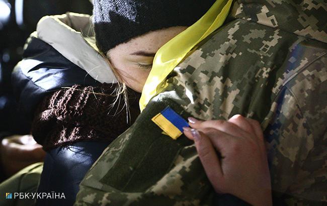 "Вырезали герб Украины, били берцами": украинец рассказал о зверствах боевиков в плену