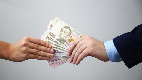 Украинцы назвали наиболее коррупционные сферы