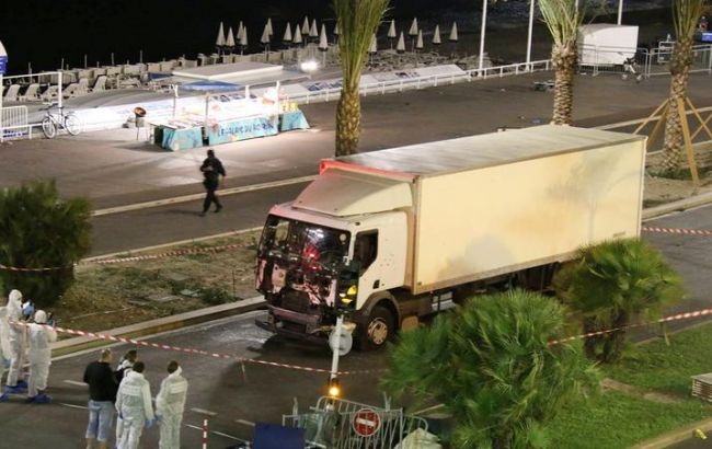 В Ницце саперы проверяют подозрительный грузовик