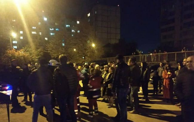 Під Києвом спалахнула пожежа в багатоповерхівці: є потерпілий