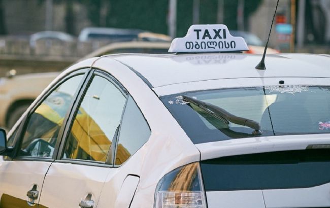 В Грузии суд оправдал таксиста, который эпично проучил российских туристов