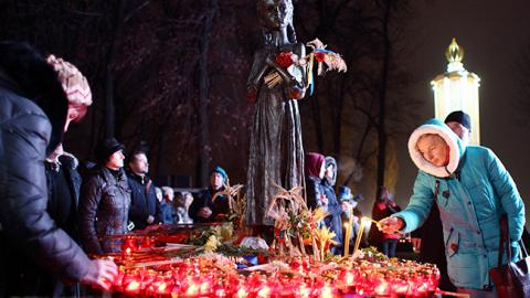 Свічку пам'яті у День пам'яті жертв Голодомору запалять майже 70% українців