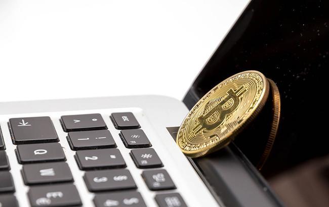 Курс біткоіна опустився нижче 8 тисяч доларів за монету