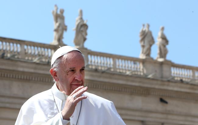 "Дайте им пространство": Папа Римский призвал родителей не осуждать ЛГБТ-подростков