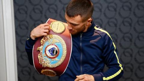 Ломаченко відмовився від пояса WBO в напівлегкій вазі