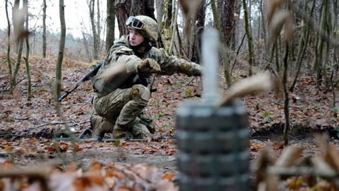 Рада приняла за основу закон о гуманитарном разминировании на Донбассе