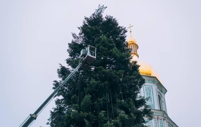 Залишилося чотири дні: з'явилися нові фото новорічних приготувань у центрі Києва