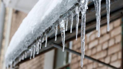 Синоптики попереджають про ожеледицю у Києві 17 лютого