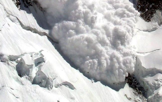 У Карпатах залишається небезпека сходження лавин