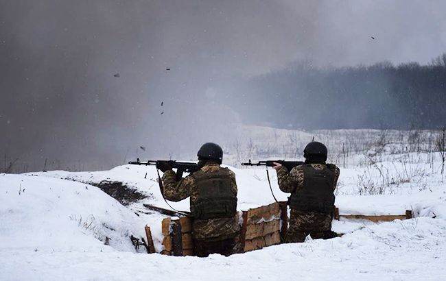 На Донбассе ранили одного украинского военного