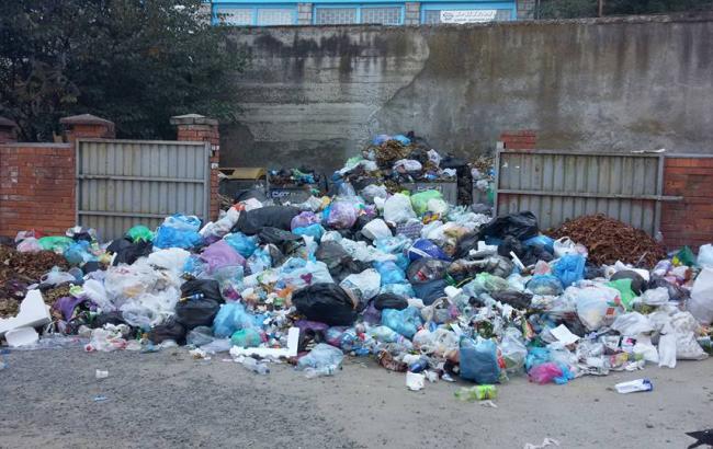 Львовский горсовет договорился о вывозе 900 тонн мусора в три города области