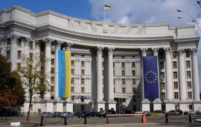 МИД требует от России освободить Сенцова и Кольченко