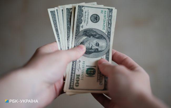 НБУ снижает курс доллара второй день подряд, евро подешевел еще на 50 копеек