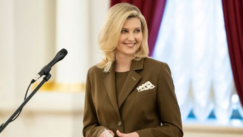 Лаконично и стильно: Елена Зеленская в модном брючном костюме покорила сеть