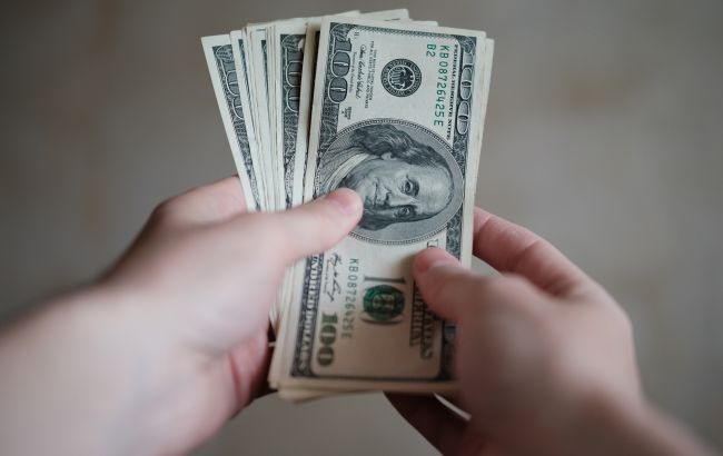 НБУ знизив курс долара