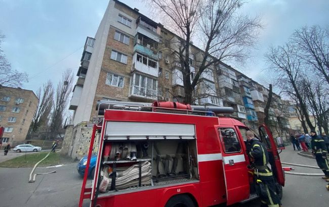 У Києві вибухнув газ у житловому будинку, евакуювали 15 осіб