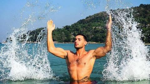 "Щасливі трусів не вдягають": Козловський розповів, хто робив його голі фото в Таїланді