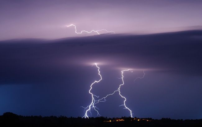 Накриють грозові дощі: прогноз погоди на тиждень