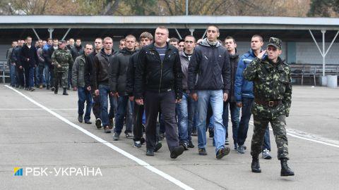 В Украине отменят обязательный военный призыв: у Зеленского назвали сроки
