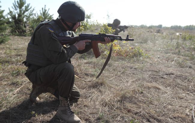 Сутки на Донбассе: трое военных погибли, еще двое ранены