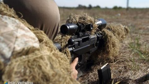 Снайпери з Росії продовжують прибувати на Донбас, - Хомчак