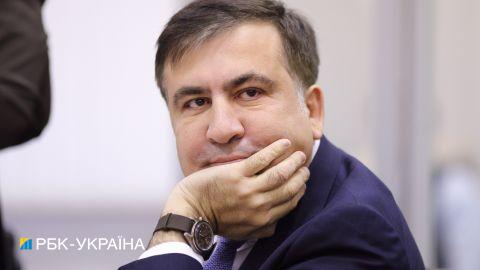 Согласился прекратить голодовку: Саакашвили транспортируют в военный госпиталь