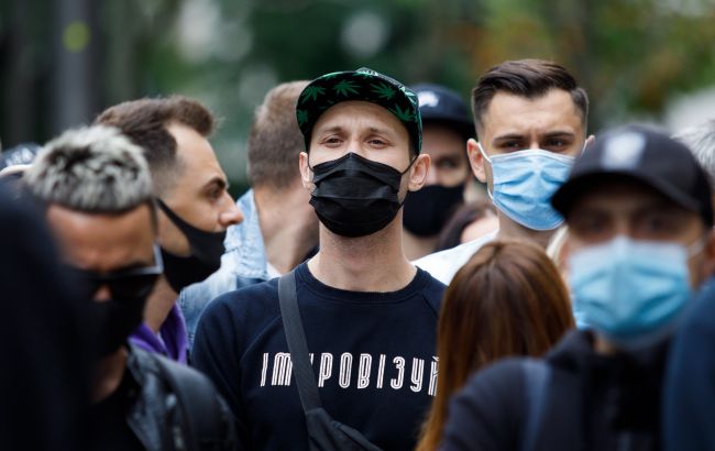 В Украине с понедельника заработают новые правила карантина в городах: какие запреты